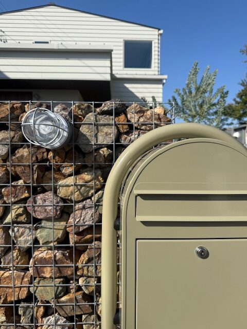 自然素材と直線美が調和するクラシスホーム外構