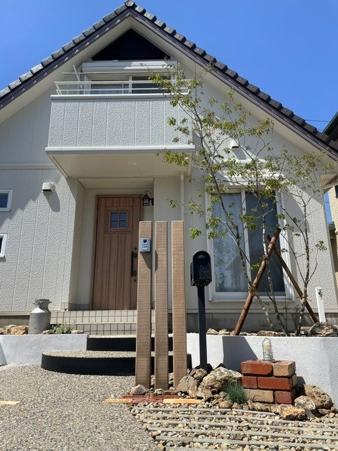 散りばめられたお気に入りと、時を重ねたレガシー 　外構リフォーム