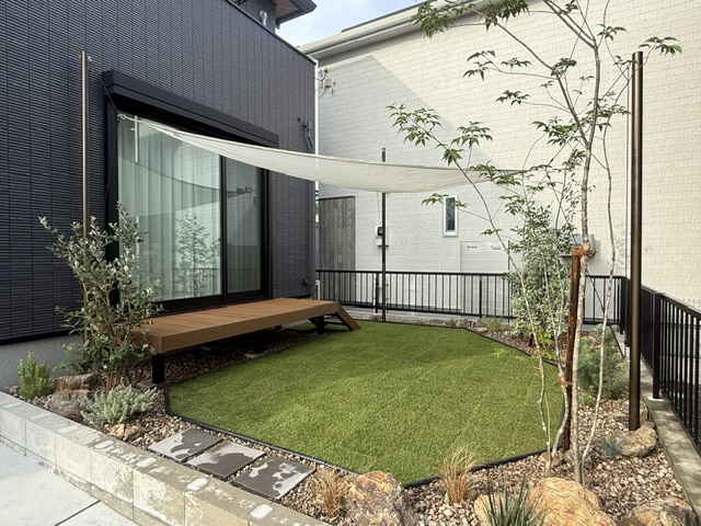 素材のｺﾝﾄﾗｽﾄが映えるPrivate Garden